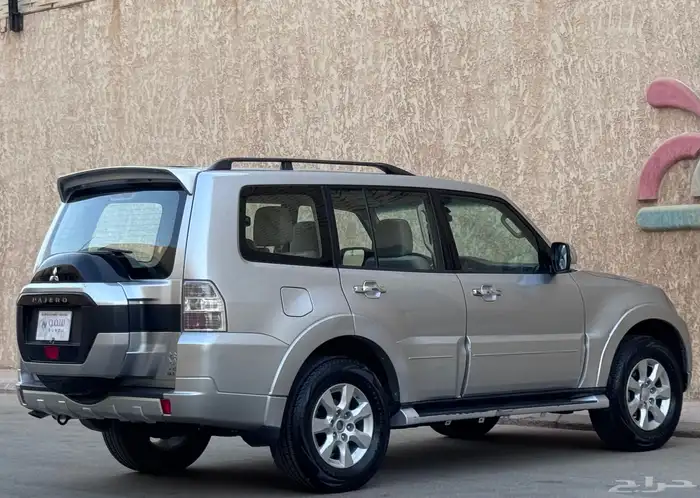 مستبيشي باجيرو GLS 2020 سلفر 9