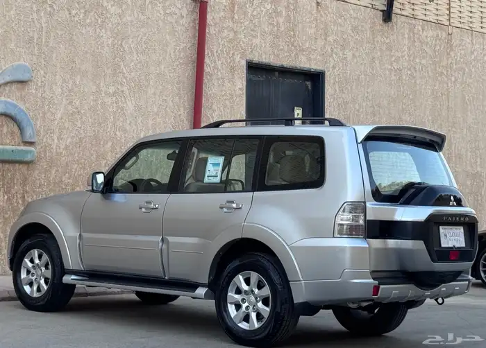مستبيشي باجيرو GLS 2020 سلفر 11
