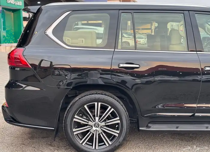 جيب لكزس LX570 S 2020 - عداد 75 الف فقط - مالك واحد 2