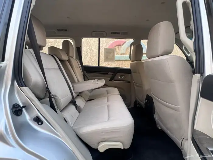مستبيشي باجيرو GLS 2020 سلفر 21