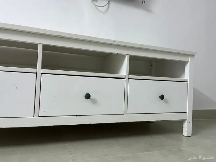 طاوله تلفزون من ايكيا 1