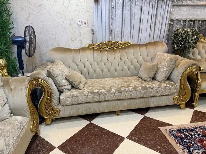 4 كنبات كبار و 3 كراسي للاطقم الكنبات 0