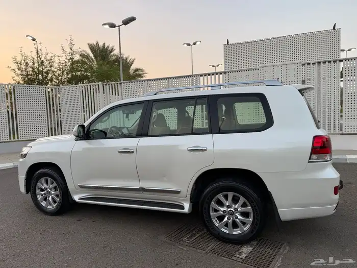 لاندكروز جي اكس ار 3 G.XR3 2017 3