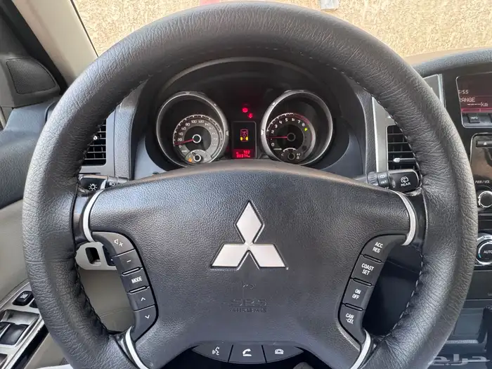 مستبيشي باجيرو GLS 2020 سلفر 17
