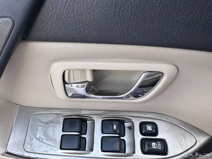 مستبيشي باجيرو GLS 2020 سلفر 30