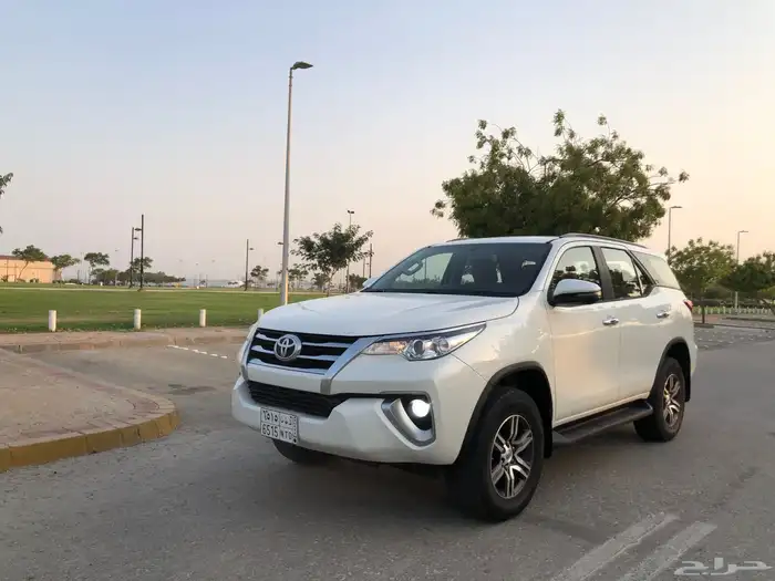 فورتشنر 2019 سعودي بدي وكاله دبل 4X4 بنزين 3