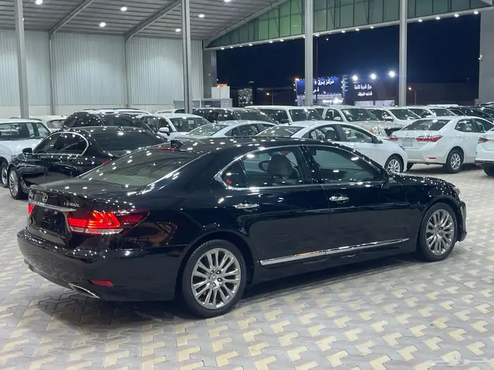 لكزس LS 460L موديل 2014 مخزن 4
