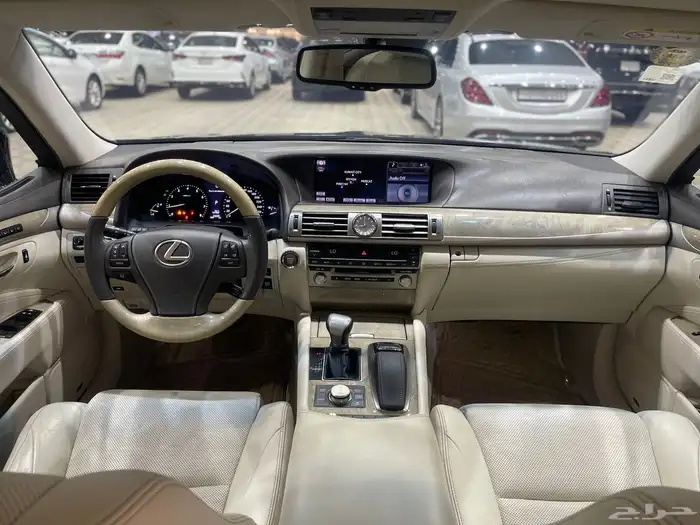 لكزس LS 460L موديل 2014 مخزن 12