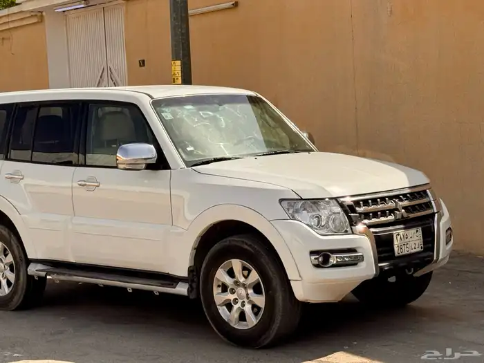 متسبيشي باجيرو 2016 بحالة ممتازة 7