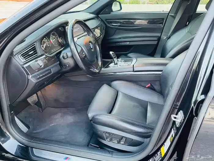 BMW 750li Msport موديل 2012 قمة في النظافة 7