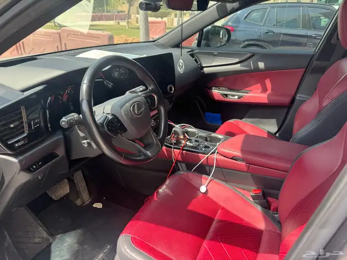 لكزس NX 350 هايبرد رمادي مع داخلية حمراء 2023استيراد امريكي 4