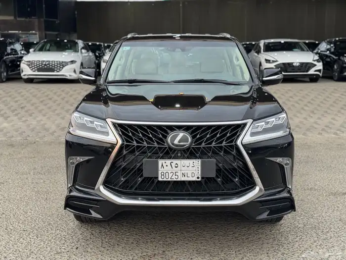 جيب لكزس LX570 S 2020 - عداد 75 الف فقط - مالك واحد 0
