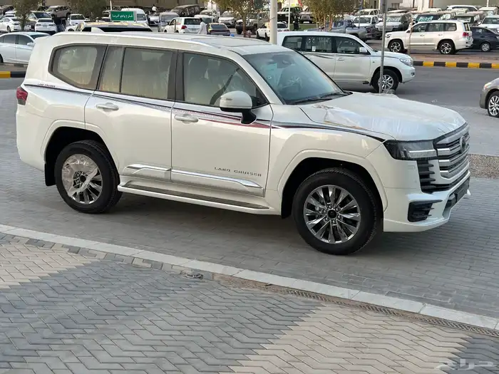 تويوتا لاندكروزر الموديل2025 فل كامل ورد الكويت رقم5 8