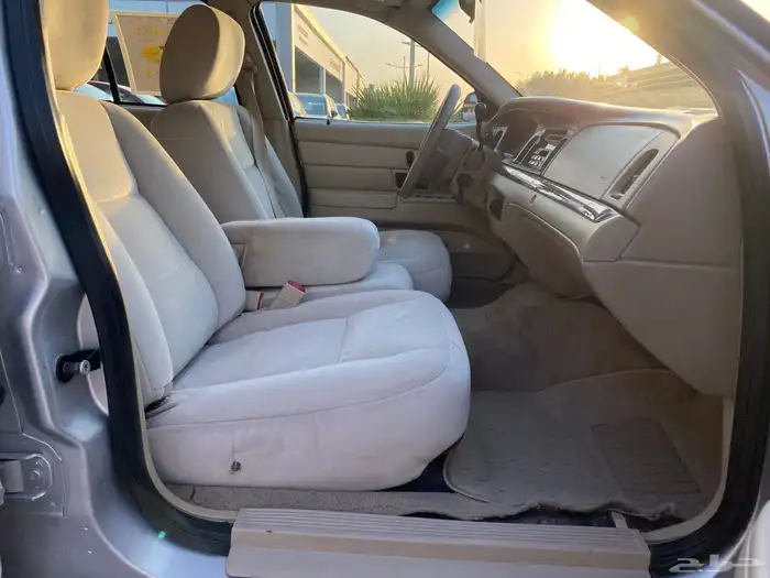 فورد فكتوريا 28