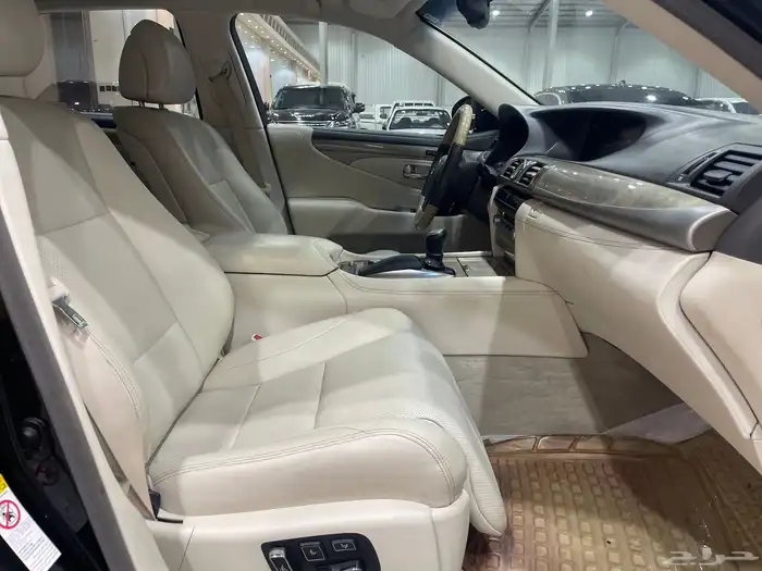 لكزس LS 460L موديل 2014 مخزن 10
