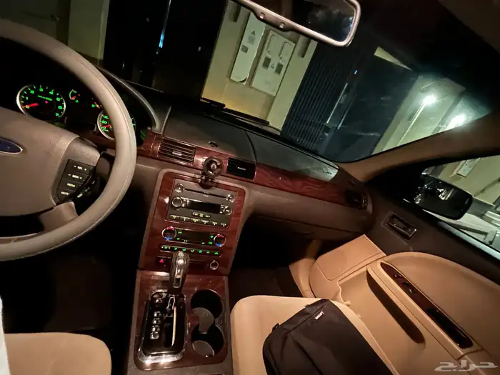 للبدل او البيع فورد تورس فايف هندرد ب 20 8