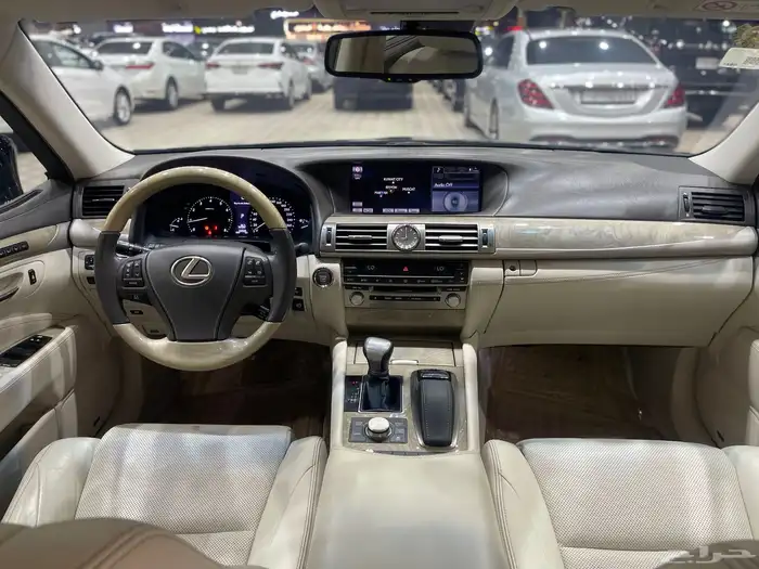 لكزس LS 460L موديل 2014 مخزن 11