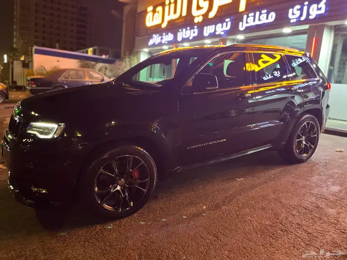 جيب جراند شروكي 6.4 SRT 6