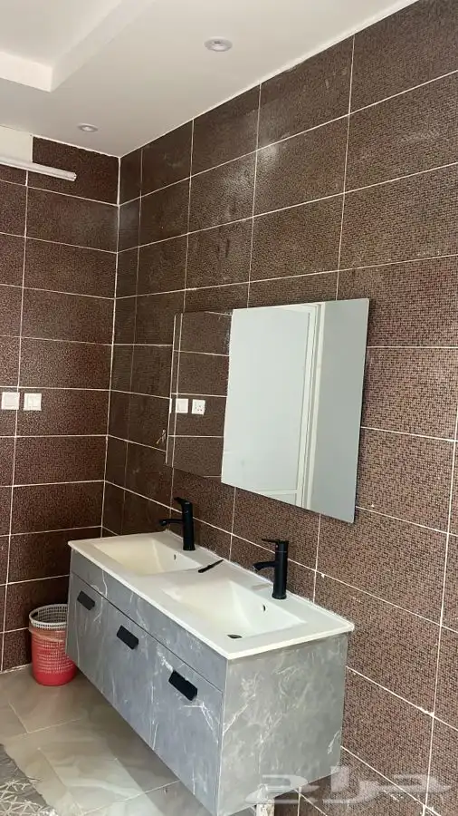 استراحة للإيجار عقد سنوي شهري يومي قريبه من الخط السريع 6