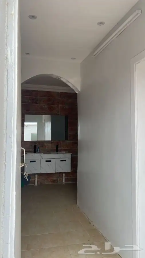 استراحة للإيجار عقد سنوي شهري يومي قريبه من الخط السريع 8