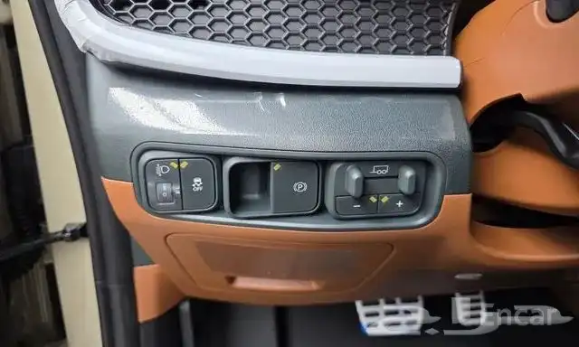 KIA TASMAN 2.5T 4WD X-Pro 12