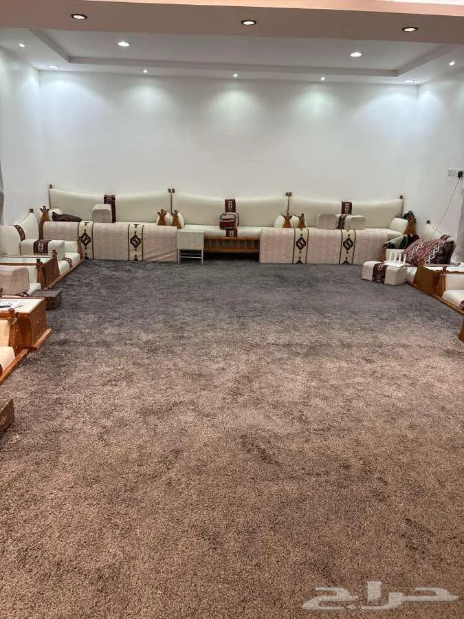 تنظيف كنب جلي بلاط تنظيف منازل خزانات غسيل فرشات مجالس 3