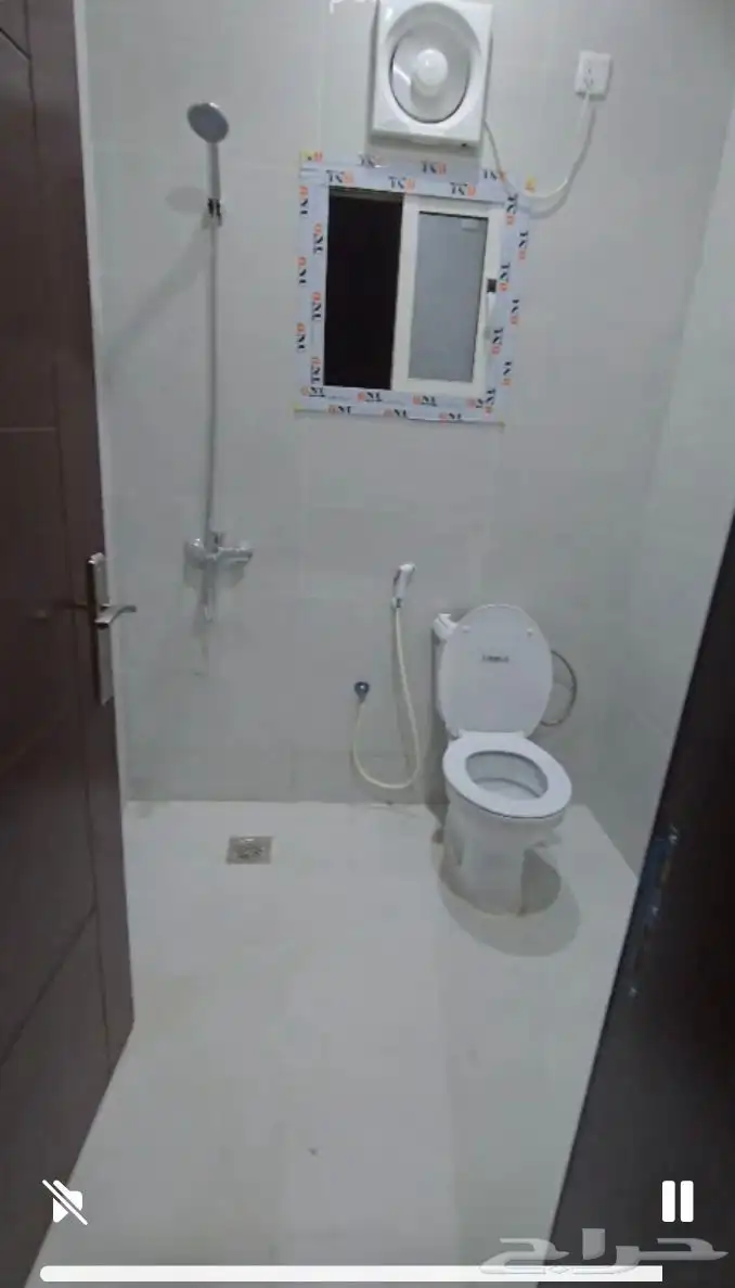 معارض وشقق للإيجار 11