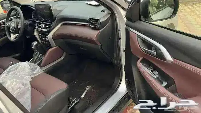 تويوتا اوربان كروزر 2025 GLX سي سي 1.5 بنزين 9