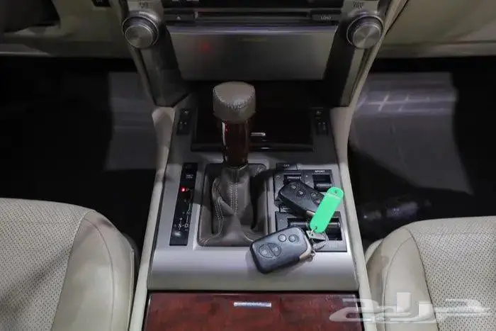 ليكزس GX 460 فل كامل فتحة سقف جلد موديل 2010 16