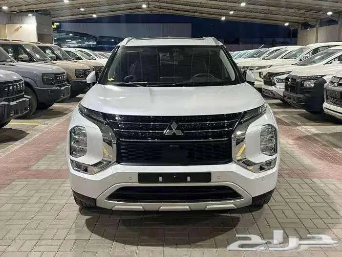 عرض خااص ميتسوبيشي اوتلاندر نص فل موديل 2025 0