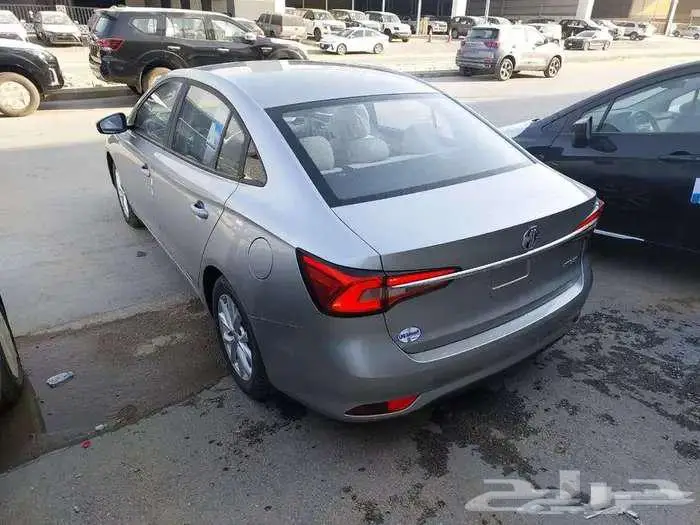 ام جي 5 MG5 استاندر 2025 10