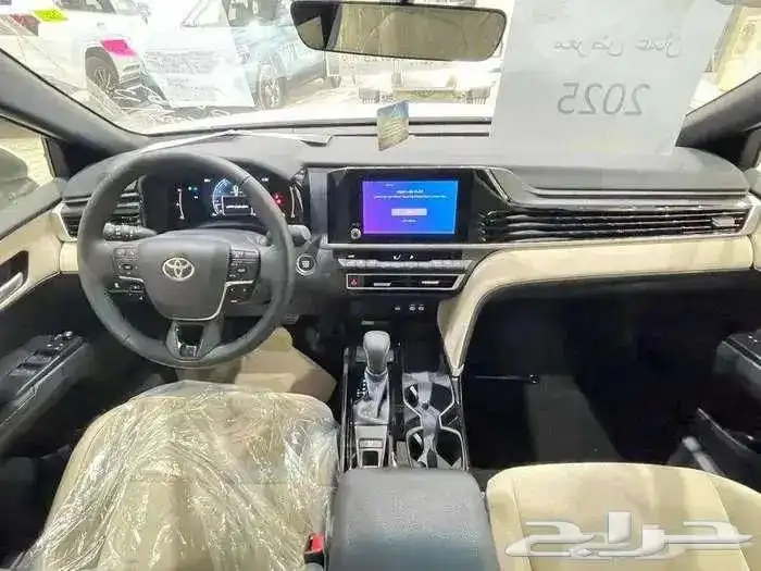 كامرى 2025 8