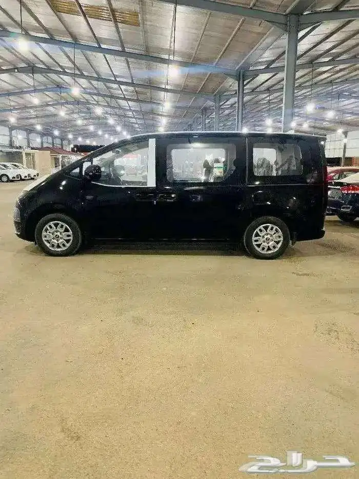 هيونداي ستاريا ديزل 9 راكب 2025 بعرض سعر طيب 2