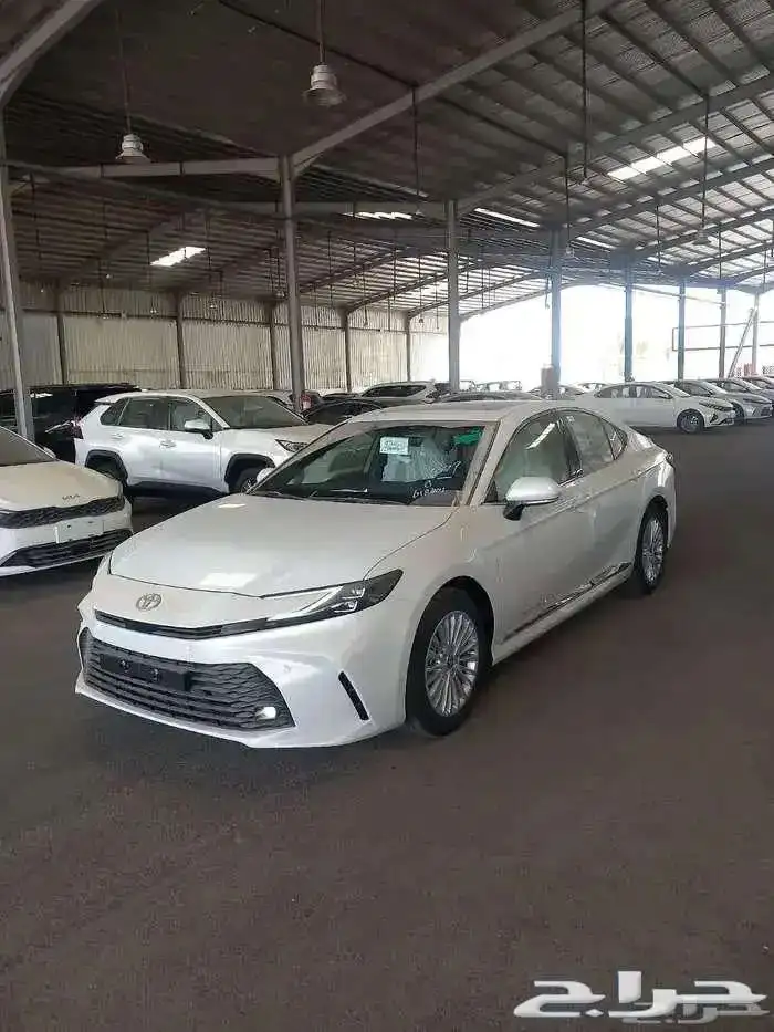 كامرى 2025 4
