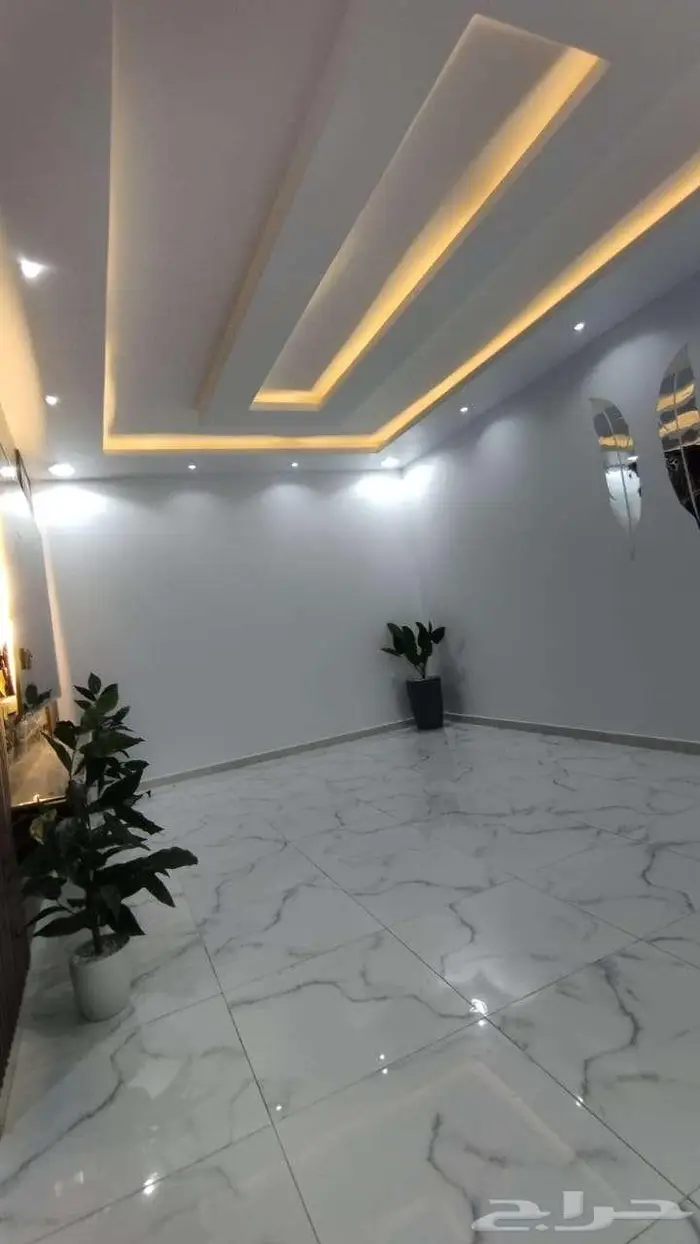 فيلا دبلكس للبيع حي الضاحيه العاشر ب مليون 16