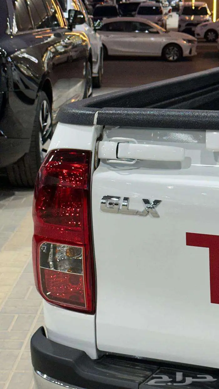 تويوتا هايلكس غمارة GLX بنزين 2025 6