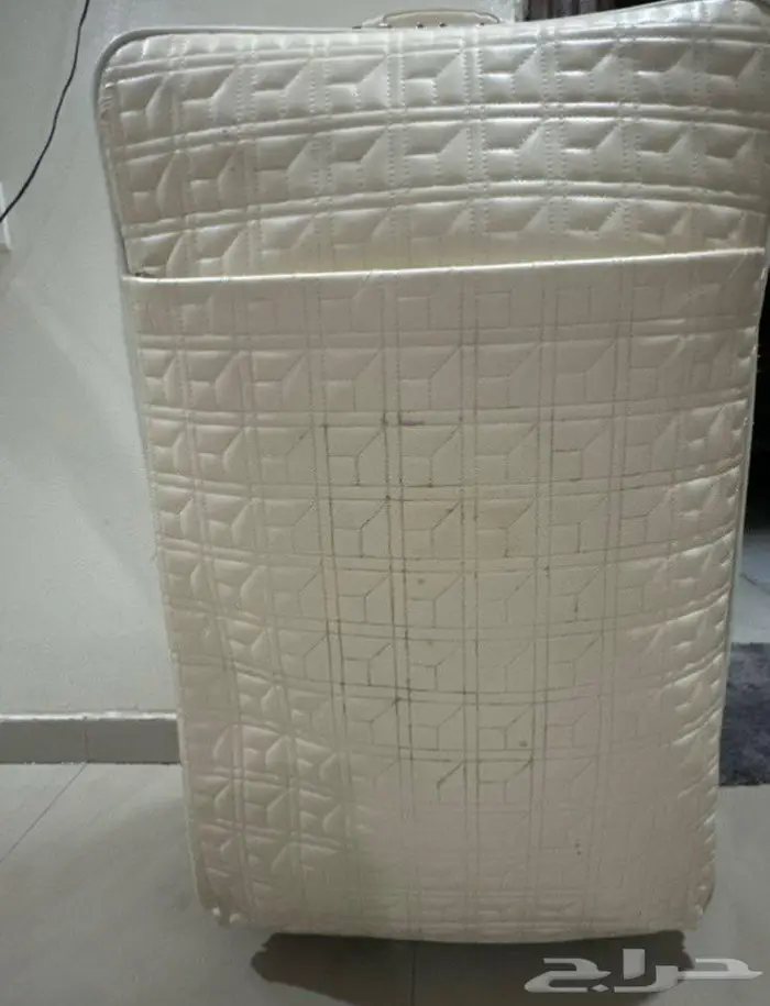 شطنه سفر كبيره جلديه ستخدمها لعفش عروسه فقط 0