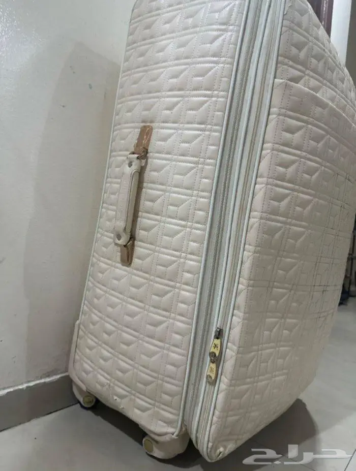 شطنه سفر كبيره جلديه ستخدمها لعفش عروسه فقط 1