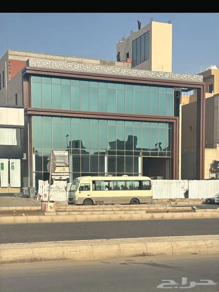 معارض تجاري واداري وعيادات 0