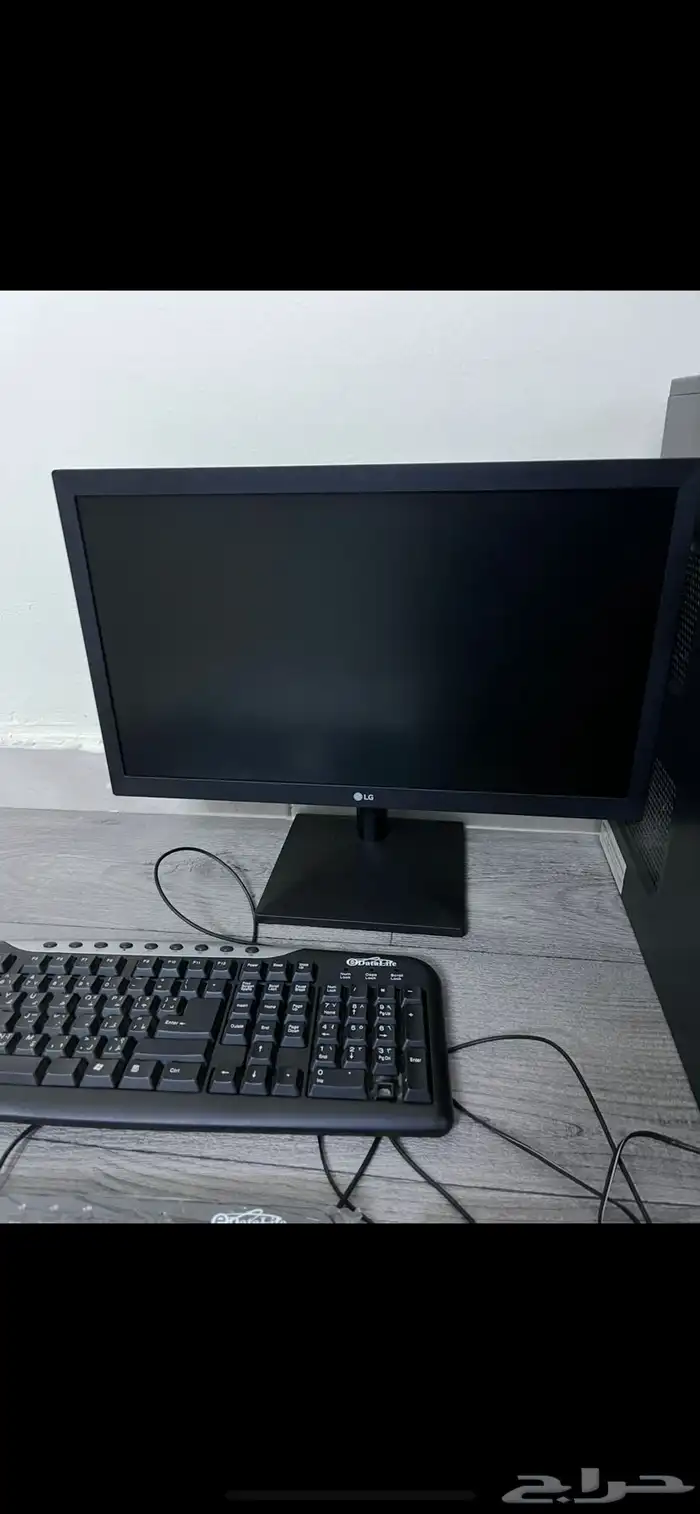 شاشه حاسب وكيبورد وسماعات وماوس 0