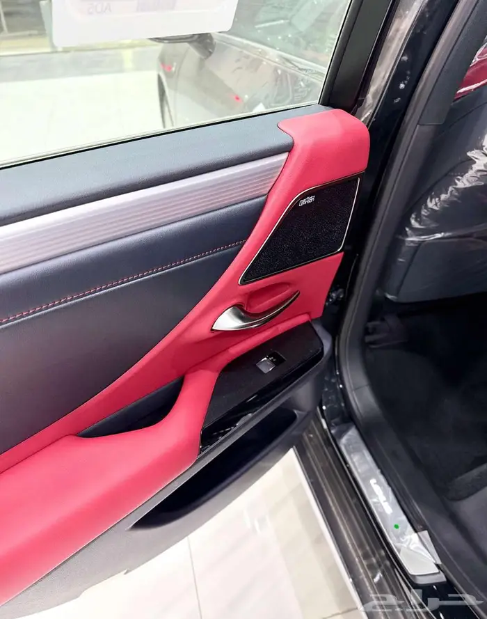 لكزس ES 350 FF اف سبورت سعودي 2025 ( ابيض و اسود ) 12