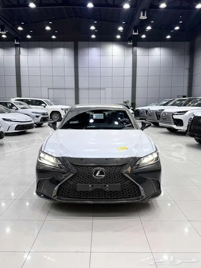 لكزس ES 350 FF اف سبورت سعودي 2025 ( ابيض و اسود ) 0