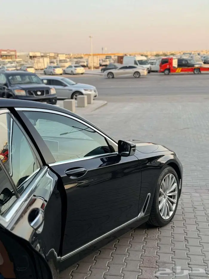 بي ام 2019 الفئه السابعه الممشى 103 الف فقط 4