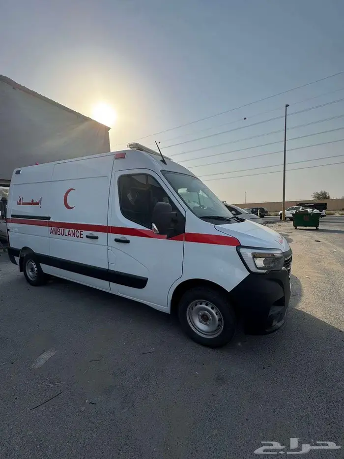اسعاف رينو ماستر 2025 2