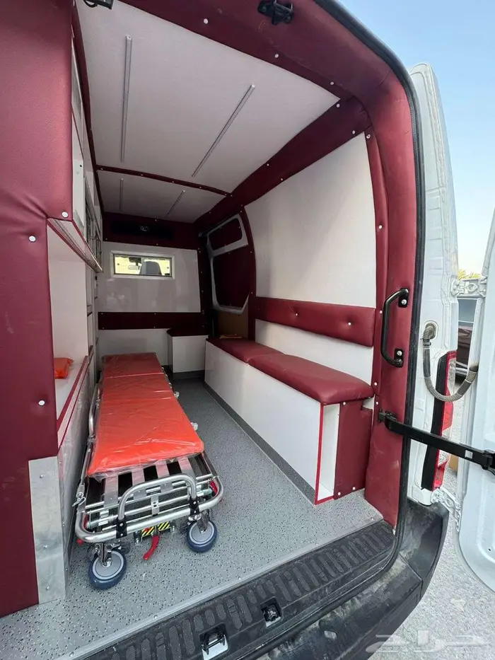 اسعاف رينو ماستر 2025 4