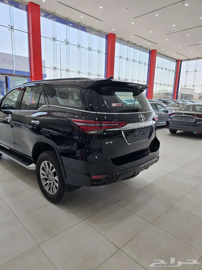 تويوتا فورشنر VX3 بنزين موديل 2025 7