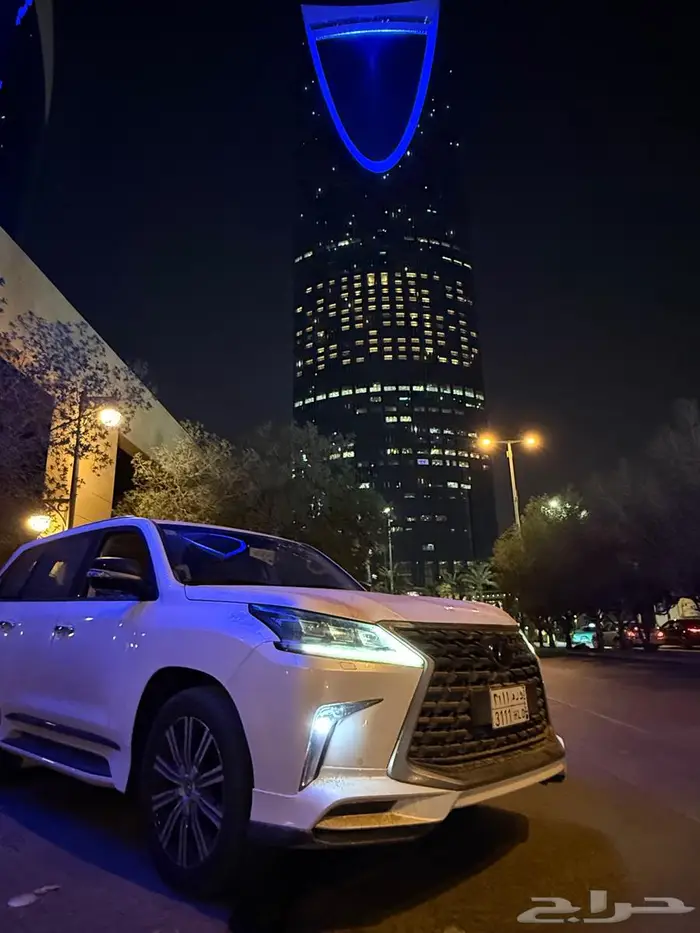 جيب لكزس LX570 سبورت مخزن عالشرط 3