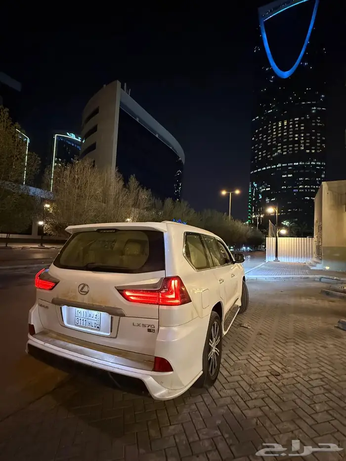 جيب لكزس LX570 سبورت مخزن عالشرط 6