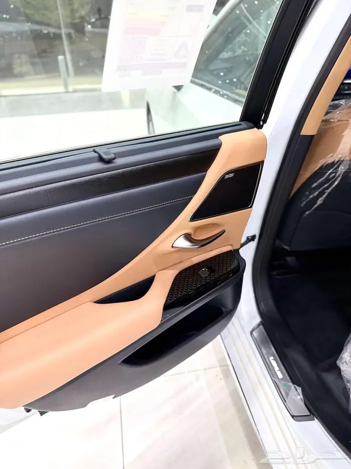 لكزس ES 350 DD فل كامل 2025 سعودي 11