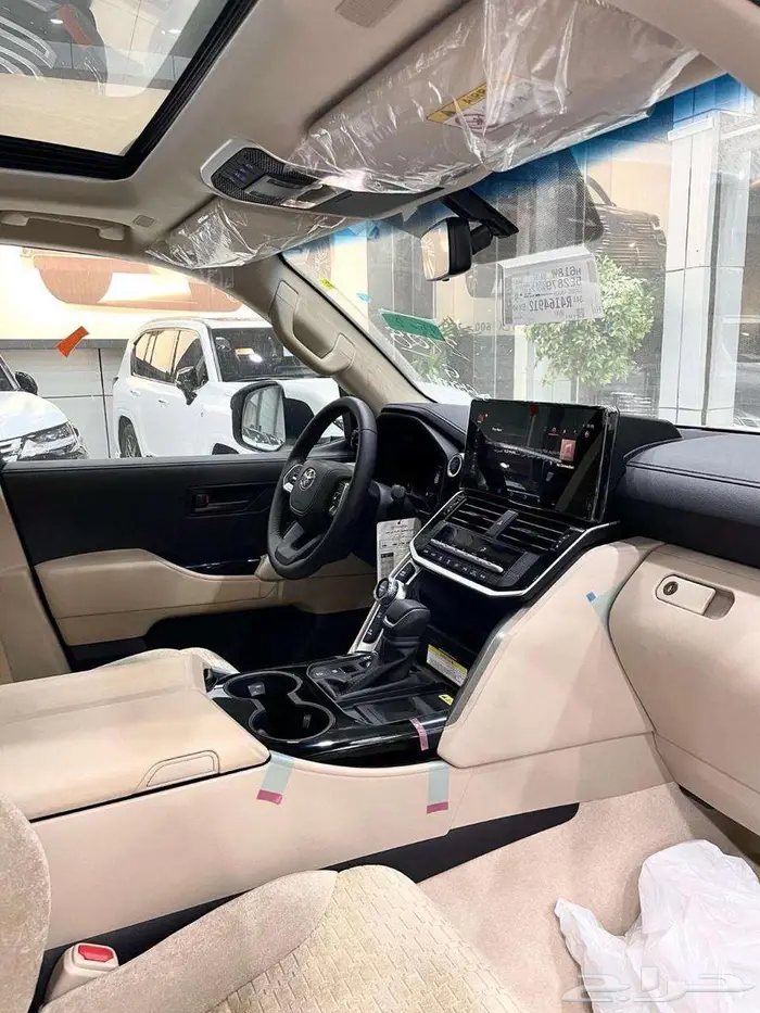 تويوتا لاندكروزر GXR L3 بنزين سعودي 2025 ( ابيض - اسود ) 11